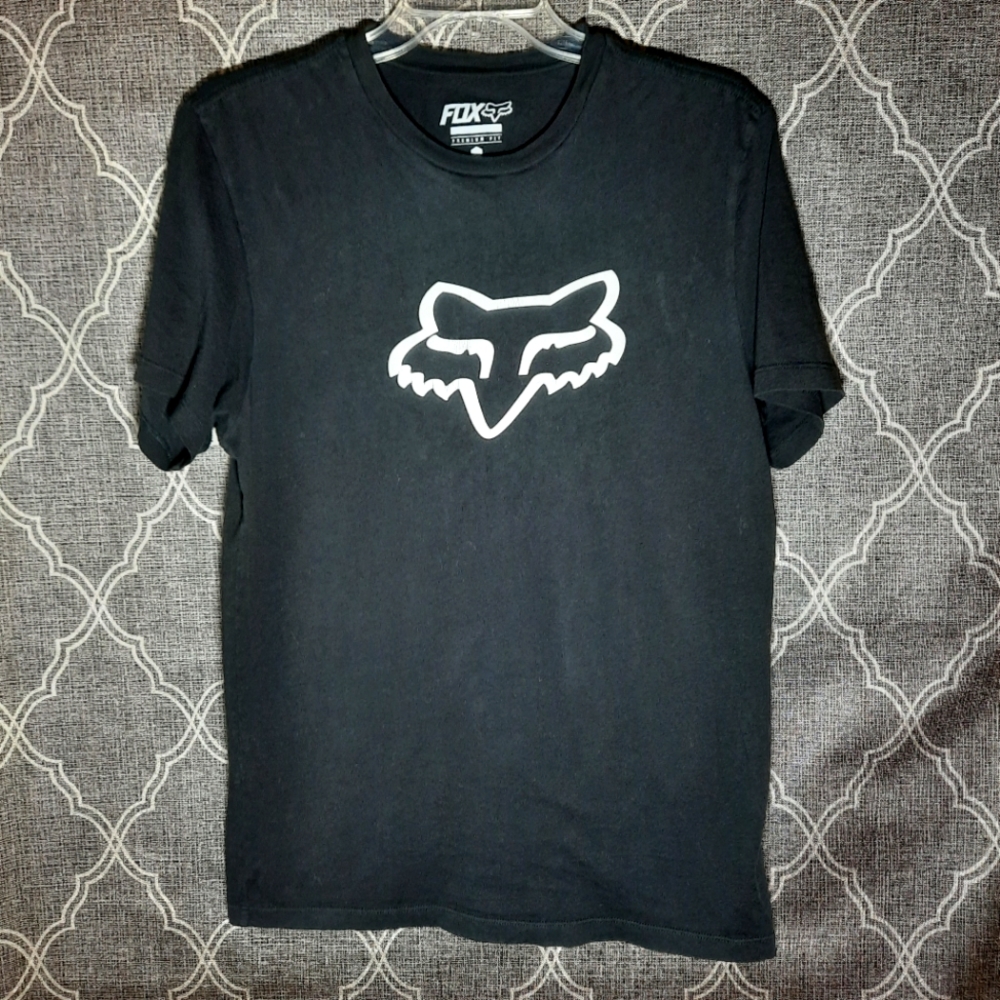 2/$20 Men's Fox Black & White Short Sleeve Tee EUC SIZE medium